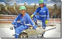 2011-08-15_obras-para-a-copa-de-2014-reunem-mais-mulheres-na-construcao-civil_gg