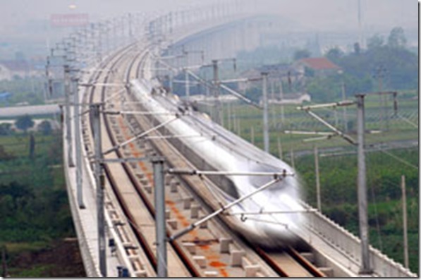 Trem rápido chinês bate recorde de velocidade
