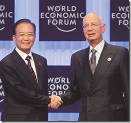 Wen Jiabao e Klaus Schwab em foto de Yang Shizhong do China Daily Wen Jiabao e Klaus Schwab em foto de Yang Shizhong do China Daily