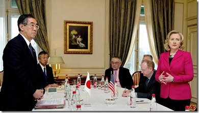 hillary-clinton-takeaki-matsumoto-2011-3-15-5-41-9