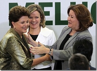 DilmaGleisiMiriam_AndreDusekAE_15092011_288x212