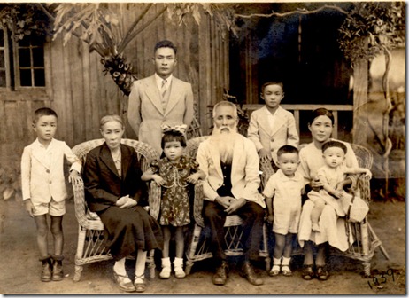 foto 3.Bastos,1939-Casal Paulo Kiyoshi Oda, filha, genro e netos
