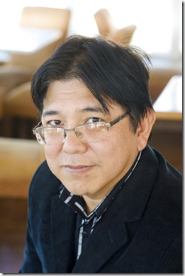 Oscar Nakasato, vencedor do 1º Prêmio Benvirá de Literatura, com a obra Nihonjin.