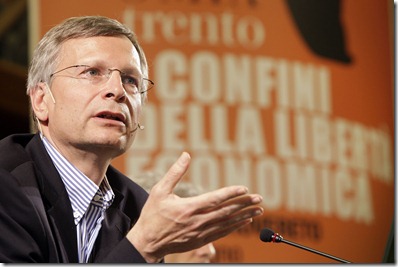 VISIONI
Palazzo della Provincia Sala Depero
IL FUTURO DELLA GLOBALIZZAZIONE
Nella foto: Dani RODRIK

Festival dell'Economia
Trento 02 giugno 2011
Hugo Munoz