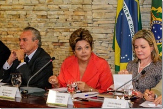 do-torto-df-para-discutir-a-onda-de-manifestacoes-no-pais-e-as-medidas-que-serao-tomadas-pelo-governo-em-resposta-aos-protestos-1372714902561_300x200
