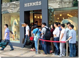 chinese-tourists-hermes-store-china-elite-focus